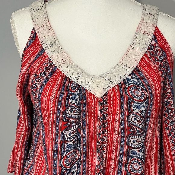 Hollister size L cold shoulder gauzy top with double v-neck & bell sleeves EUC - Picture 14 of 14